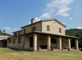 CASA LINARA, nakvynės su pusryčiais namai mieste Frontino