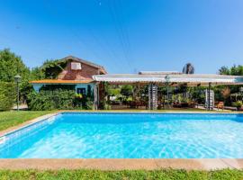 5 bedrooms villa with private pool enclosed garden and wifi at Penafiel, hotel en Penafiel