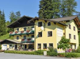 Hotel Landhaus Ausswinkl, hotel v destinaci Russbach am Pass Gschütt