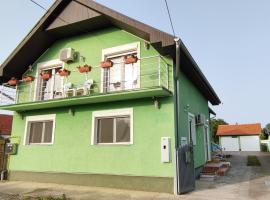 Guest House Jovanovic, hotelli kohteessa Melenci lähellä maamerkkiä Rusanda Thermal Spa