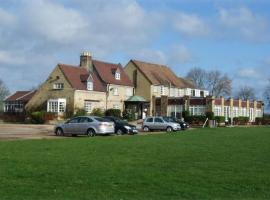 Pike and Eel Hotel and Marina, hotel in Needingworth