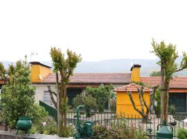 Quinta dos Patos, farm stay in Pinhanços