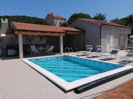 House with pool, accessible hotel in Mali Lošinj