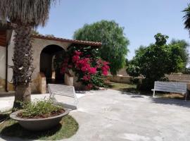 villa Dimora Arnesano, maison de vacances à Torre Lapillo