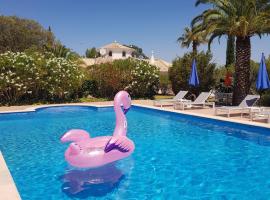 Monte-Bougainvillea, serviced apartment in Faro