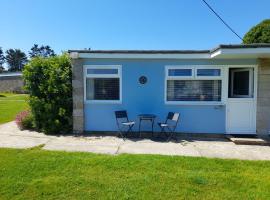 Sunrise 77 Sandown Bay Holiday Centre Generous Ferry Saving!, Hotel in Sandown