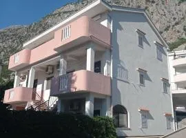 Apartments Dakovic M