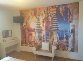 Horus Hôtel, hotel v destinaci Fréjus