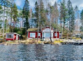 "Talludden" by the lake Årydssjön,，Furuby的小屋