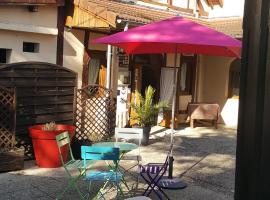 Logis Doubs Rivage, hotel v destinaci Charette
