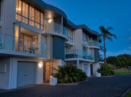 Barefoot' 7/44 Marine Drive - Fabulous Fingal Bay, vacation home in Fingal Bay