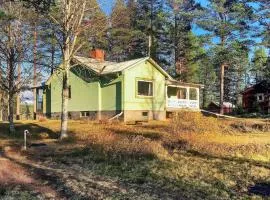 Vintage Forest Retreat-By Traum