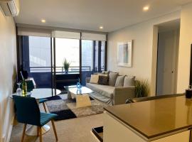 Governor Luxe 1 BR Apartment in the heart of Barton WiFi Netflix Gym Wine Secure Parking Canberra, hotel near Questacon, Kingston 