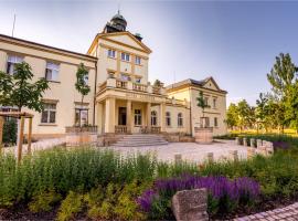 Hotel Zámeček, hotel a Poděbrady