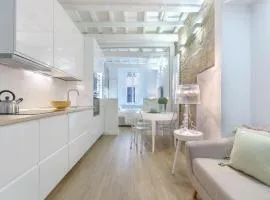 Ferrara Mayr White Apartment
