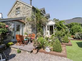 Cefn Isa Barn, holiday home in Conwy