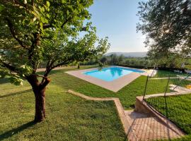 Casa "IL BRIO", farm stay in Pistoia