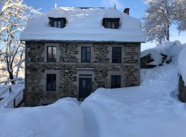 GITE pour famille, vacation home in Saint-Clément