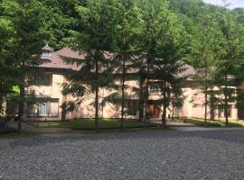 Чорна Вода (Оздоровчий Комплекс), Hotel in Tereblya
