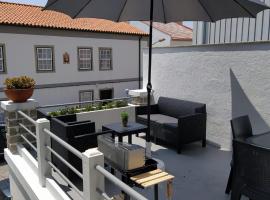 Portela House - T3 Residential home 50 meters from the beach, feriehus i Vila Praia de Âncora