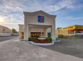 Motel 6-Jacksonville, NC，傑克遜偉利阿爾伯特艾利斯機場 - OAJ附近的飯店