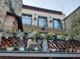 Les Chambres Chouettes, hotel con estacionamiento en Villefranche-de-Conflent