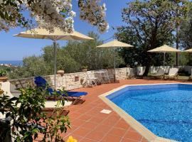 Villa Clio with Pool Stalos Crete, povoljni hotel u gradu 'Stalós'
