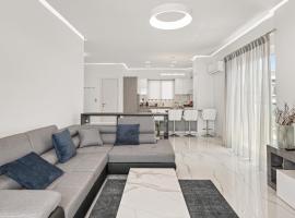 BillyMare central Glyfada apartment, hotel near Esperidon Square, Athens