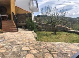 Casa Sierra de Gredos, self-catering accommodation in Navasequilla