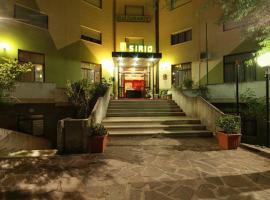 HOTEL SIRIO, hotell med parkering i Villa D'agri