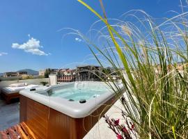 Home Avenue Luxury Townhouse, hotel in Olbia