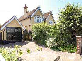 Yellow House on the Corner: Frinton-on-Sea şehrinde bir tatil evi