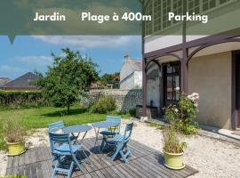 Maison avec beau jardin - Centre ville d'Arromanches, cottage in Arromanches-les-Bains