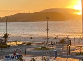 Casa na orla da Praia do Forte, ξενοδοχείο σε Κάμπο Φρίο
