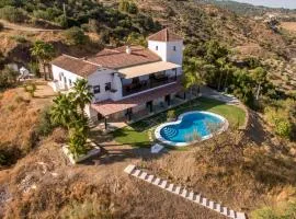 Complete Private Mansion with spectacular views over entire Costa del Sol, private pool & optional private 8 persons JACUZZI in pure nature 'SAN JACINTO'