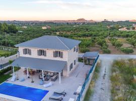ZANTE SOLEIL - HIGH-END STONE VILLA WITH SWIMMING POOL, hotel in Lagópodhon