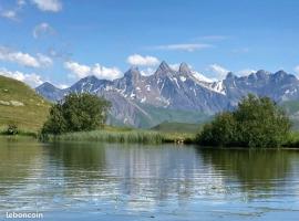 Les sybelles, hotel con piscina a La Chal