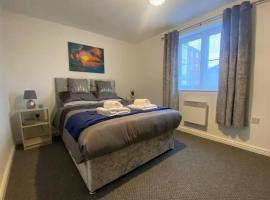 The Onyx Suite - 1 Bed apartment w/ free parking, hotelli kohteessa Cardiff lähellä maamerkkiä Cardiff Gate Services M4 -levähdyspaikka