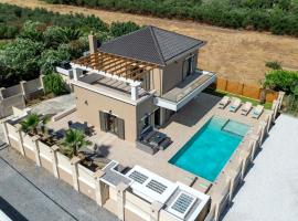 Villa Persephone, hotel with parking in Tavronitis