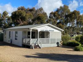 Lazy Days Cottage - Victor Harbor, bed and breakfast en Hindmarsh Valley