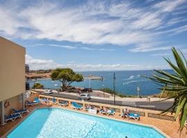 Residence Pierre & Vacances Les Balcons de Collioure, hotel with pools in Collioure