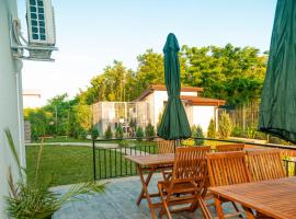 PENSIUNEA AGROTURISTICA VALENTINO、コスティネシュティのファームステイ