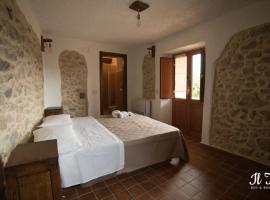 Il Tempo B&B, bed and breakfast en Cleto