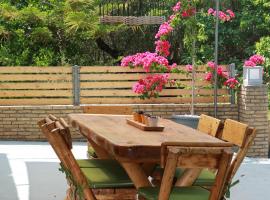 STATHI'S COTTAGE, self-catering accommodation in Divarata