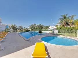 Armacao de Pera Central by Homing