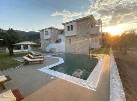 Luminous Luxury Apartments: Limenas'ta bir otel