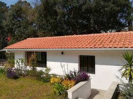 L'annexe des Cigales, à l'ombre des chênes lièges, cottage in Capbreton