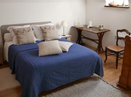 Les Chambres du Moulin, bed and breakfast a Susmiou