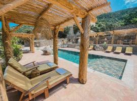 Résidence de Luxe 4 étoiles à Pietralba, 4 logements piscine chauffée BALAGNE, hotel em Pietralba