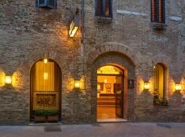 Hotel Bel Soggiorno: San Gimignano'da bir otel